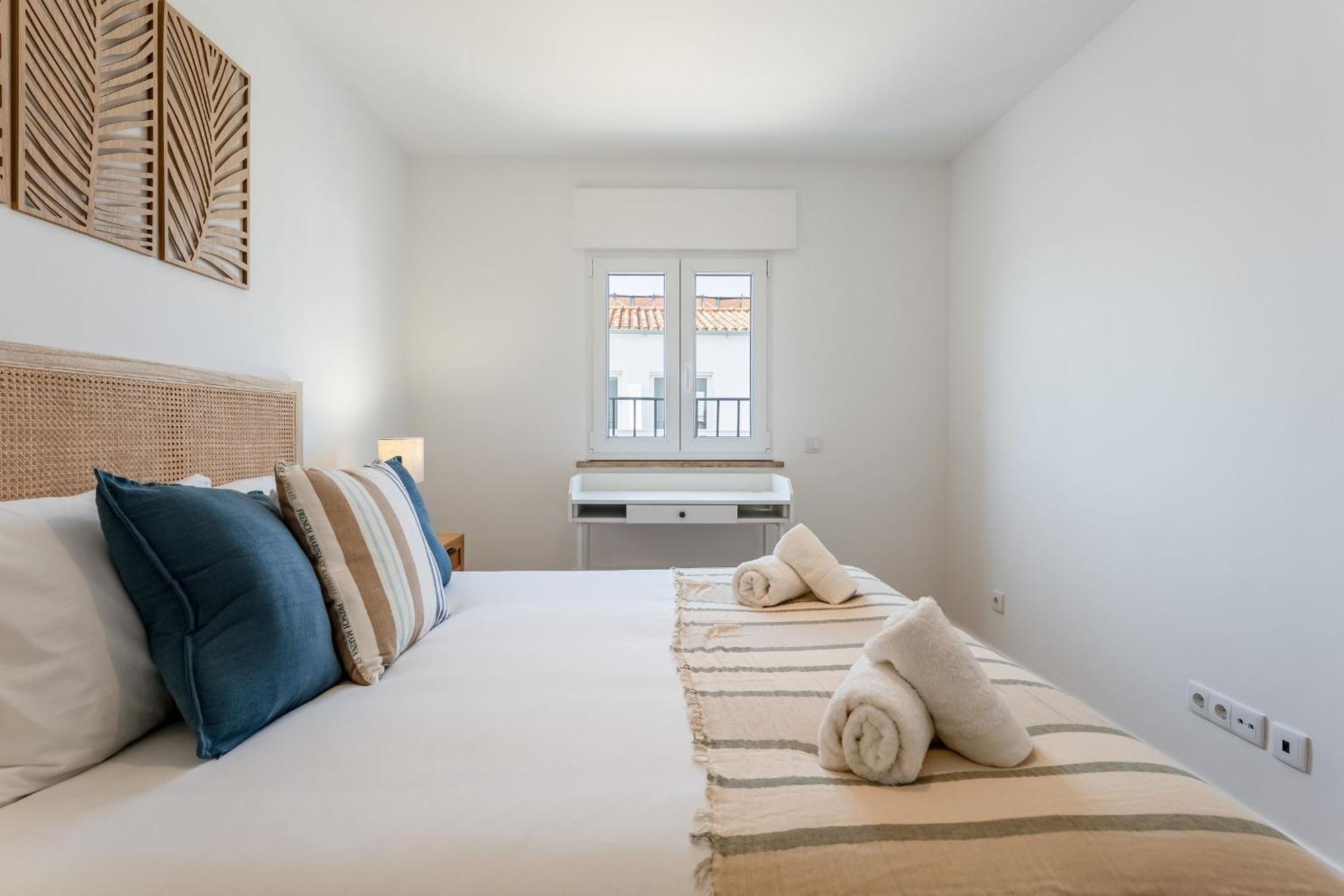 Appartement Modern 1bdr With Sea View In By Lovelystay